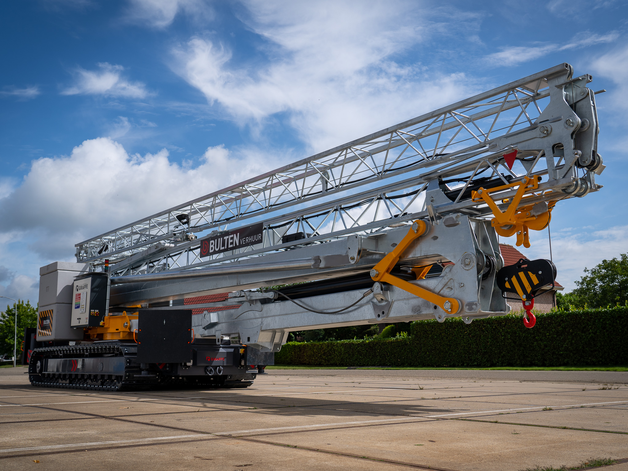 Giraffe 600.30-GC2 bouwkraan op rups van Bulten Bouwkranen